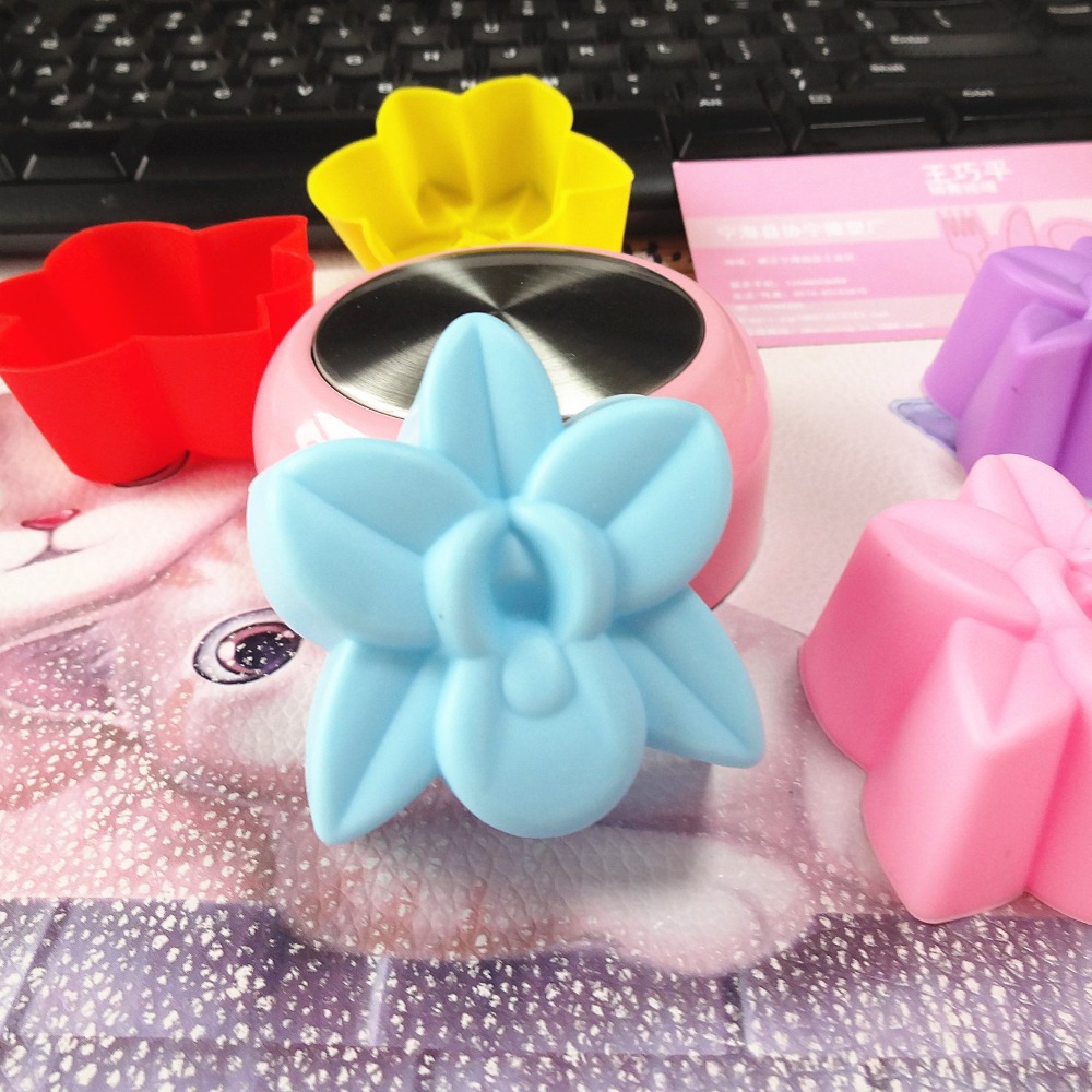 Cute 5cm Flower Silicone Cake  - Soap Making Tools recension och pris